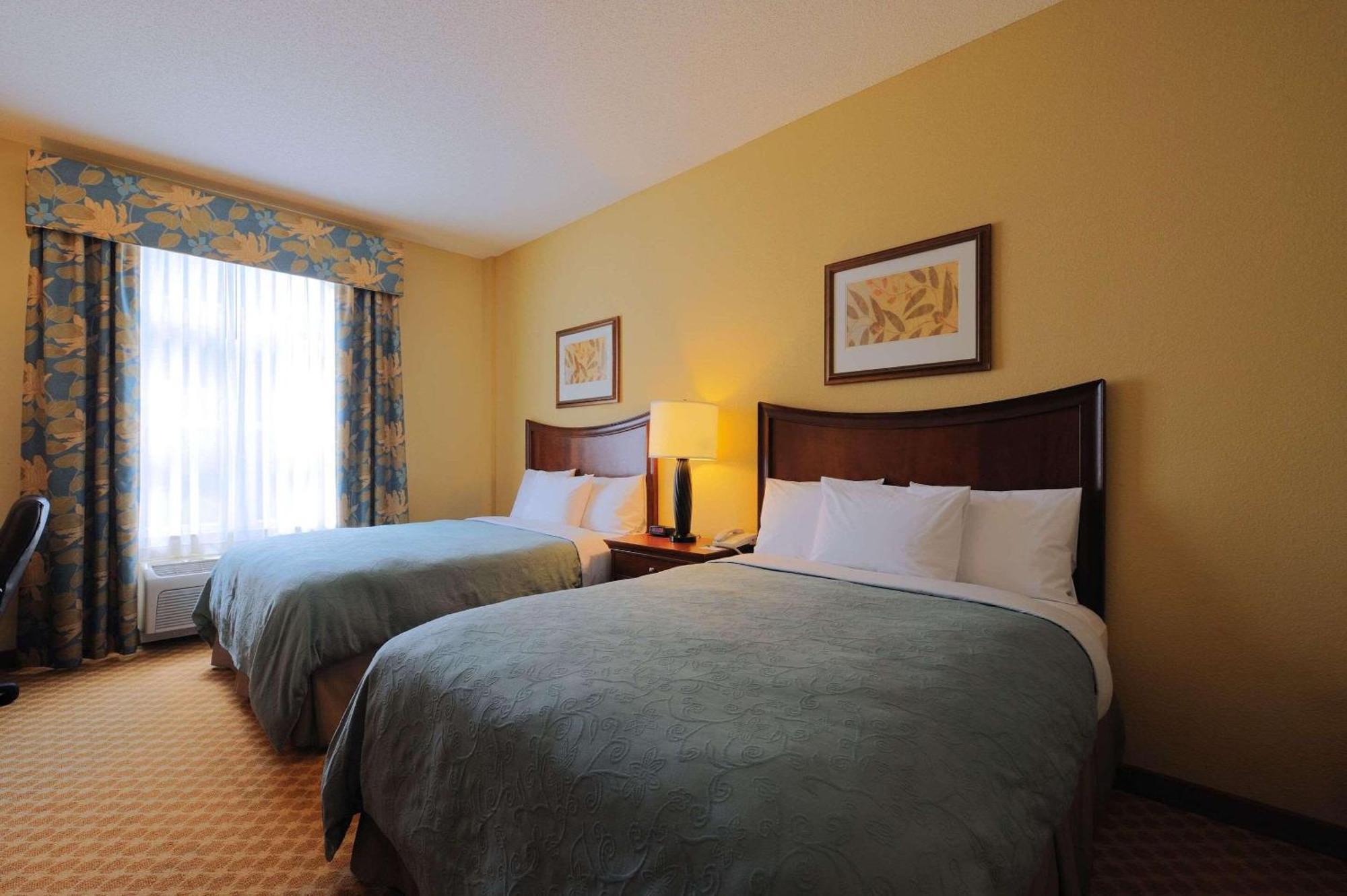 Spark By Hilton Orangeburg Room photo