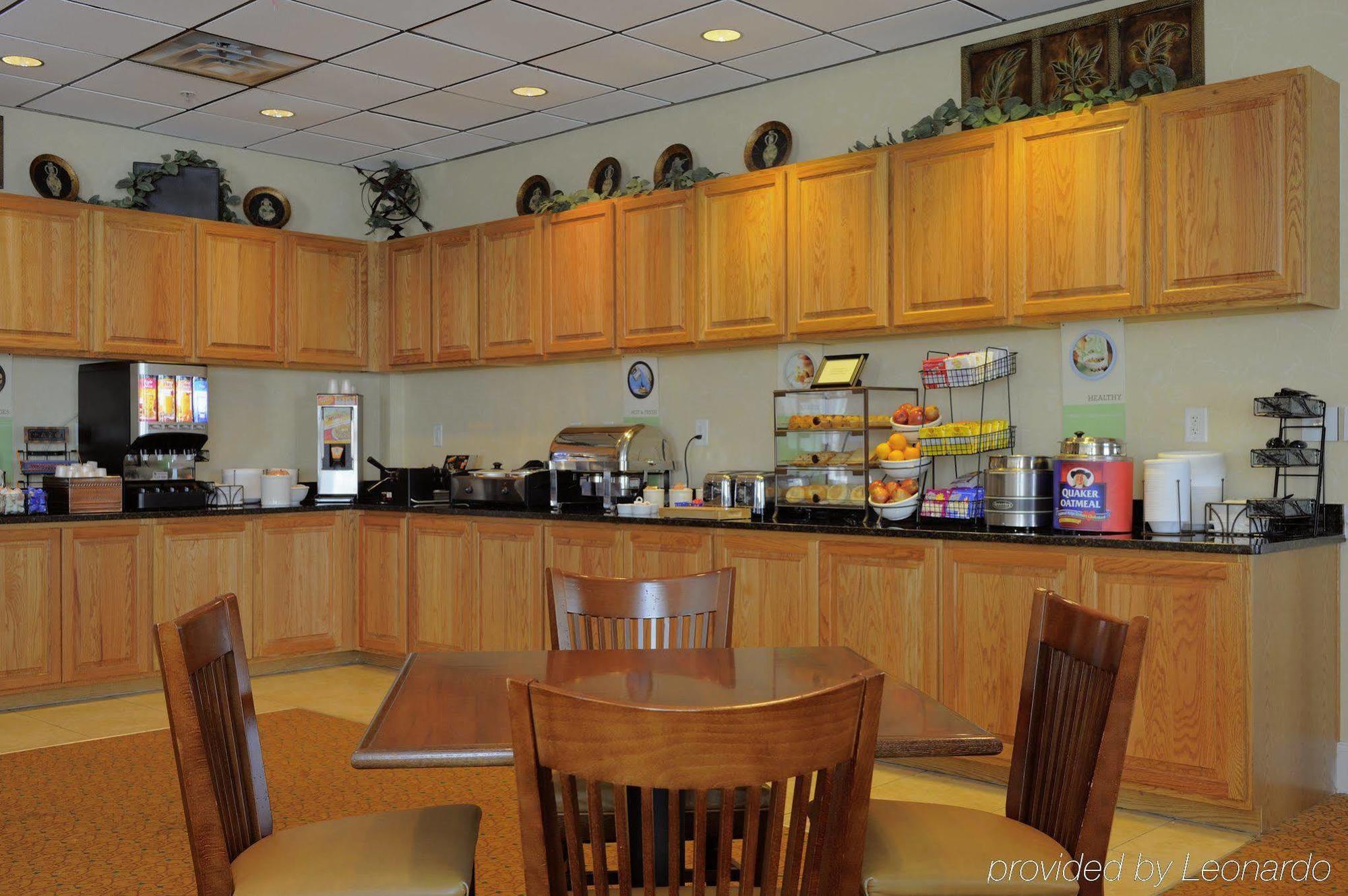 Spark By Hilton Orangeburg Restaurant photo